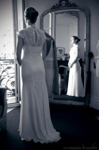 robe de mariée retro sur mesure ajustée avec dentelle