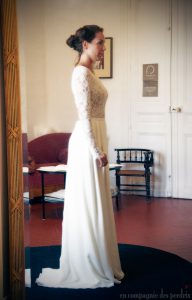 robe de mariée créateur longue avec traine et décolleté dans le dos