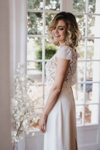 robe de mariée chic 2 pièces haut dentelle