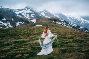 Etole de courleur pour mariée en blanc Marielle Maury créations Montpellier