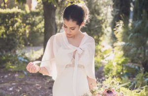 cape courte et légère en crêpe georgette de soie bio