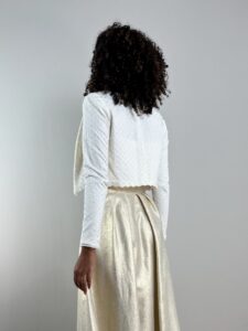veste courte en soie brodee