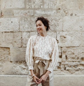 blouse en soie brodée bio