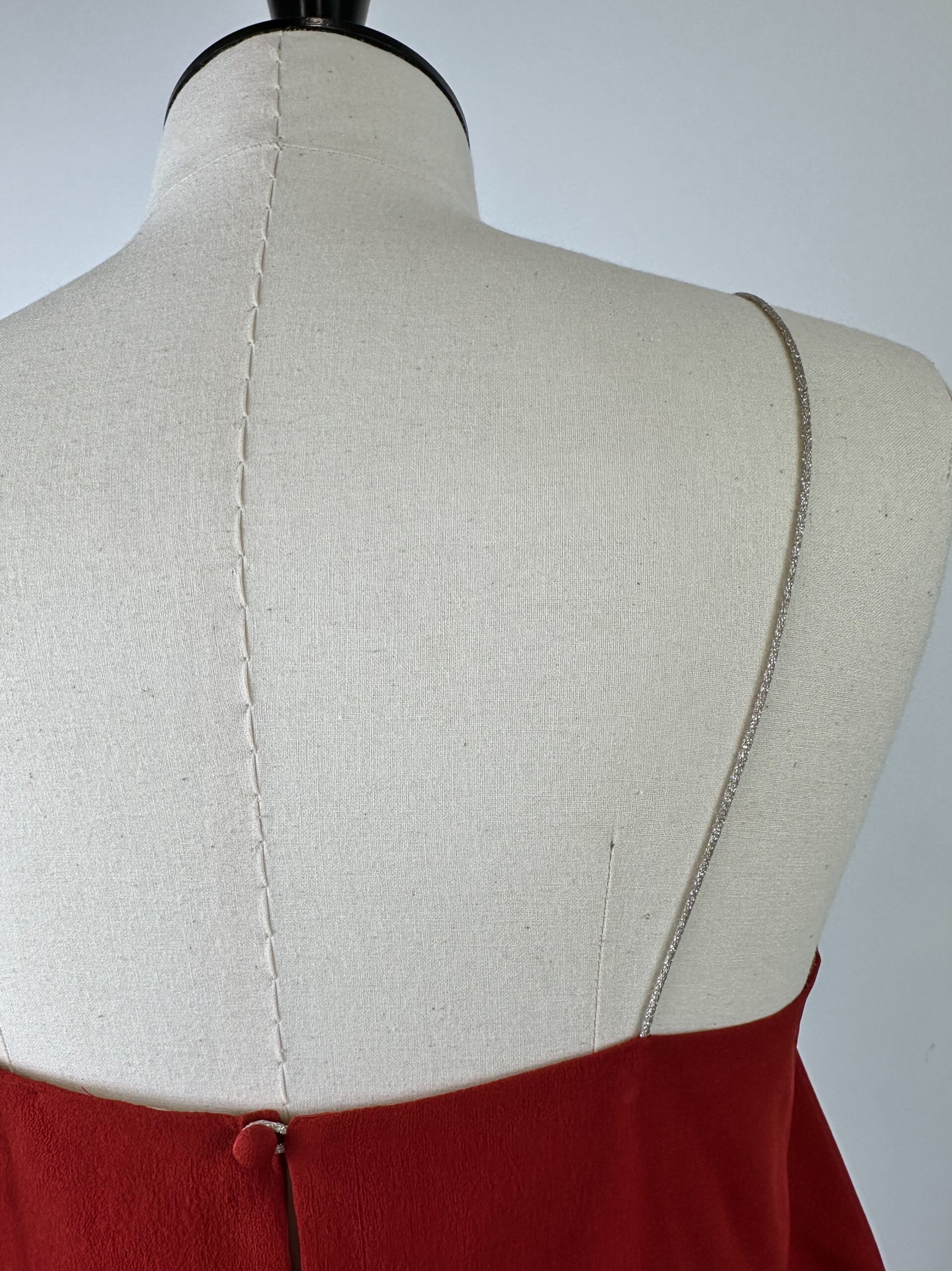 top en soie rouge simple bretelles fines