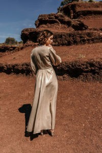 robe createur portefeuille lin or ecoresponsable