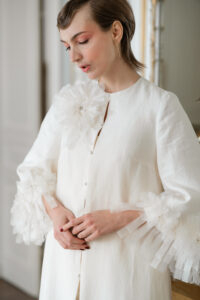manteau veste moderne et chic pour la mariée
