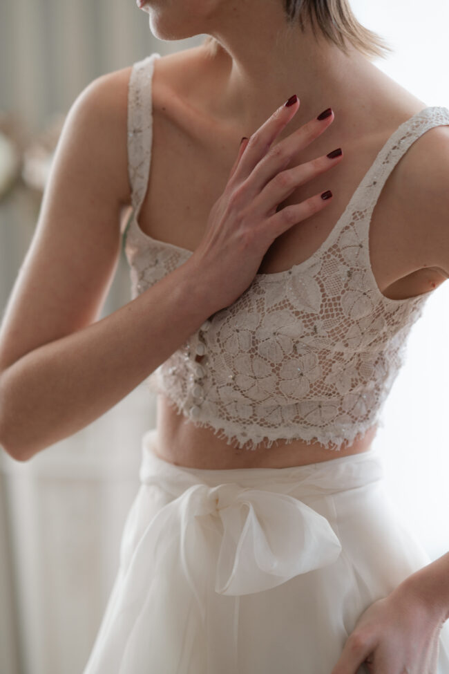 Crop top mariée dentelle et jupe en organza