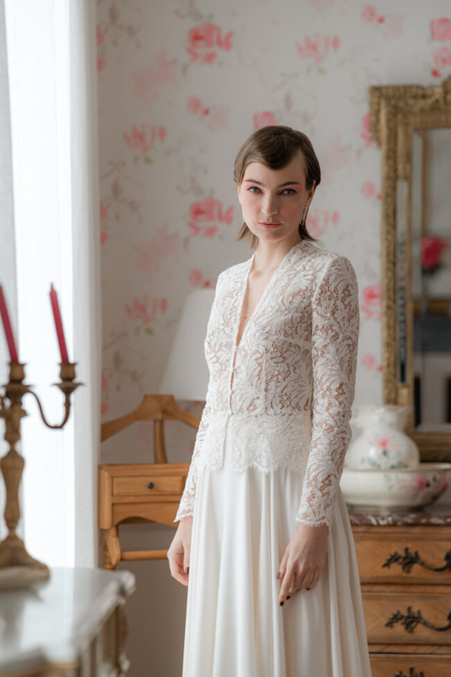 top de mariée en dentelle de Calais manches longues