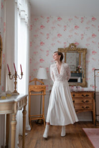 tenue de mariée chic et moderne pour le printemps