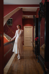 Tenue de mariée chic et moderne pour l'automne