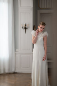 robe de mariée fluide pour mariée moderne