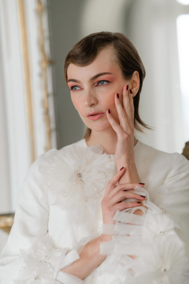 manteau en lin brodé main pour la mariée