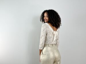 Ensemble de soirée crop top dentelle or et pantalon en lin or