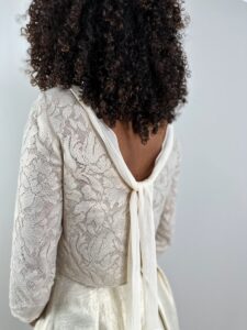 crop top en dentelle or