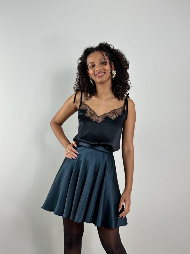 top en satin de soie et dentelle