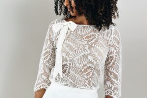 top dentelle et noeud mariée