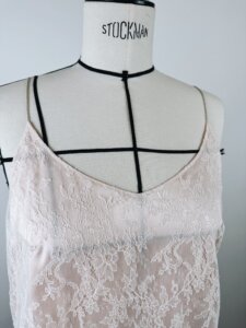 caraco femme délicat en soie et dentelle de calais