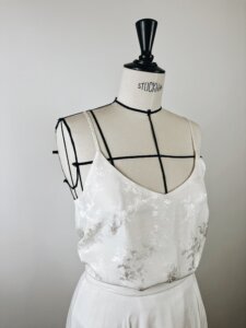 Top femme raffiné et chic en tissu jacquard soie et coton