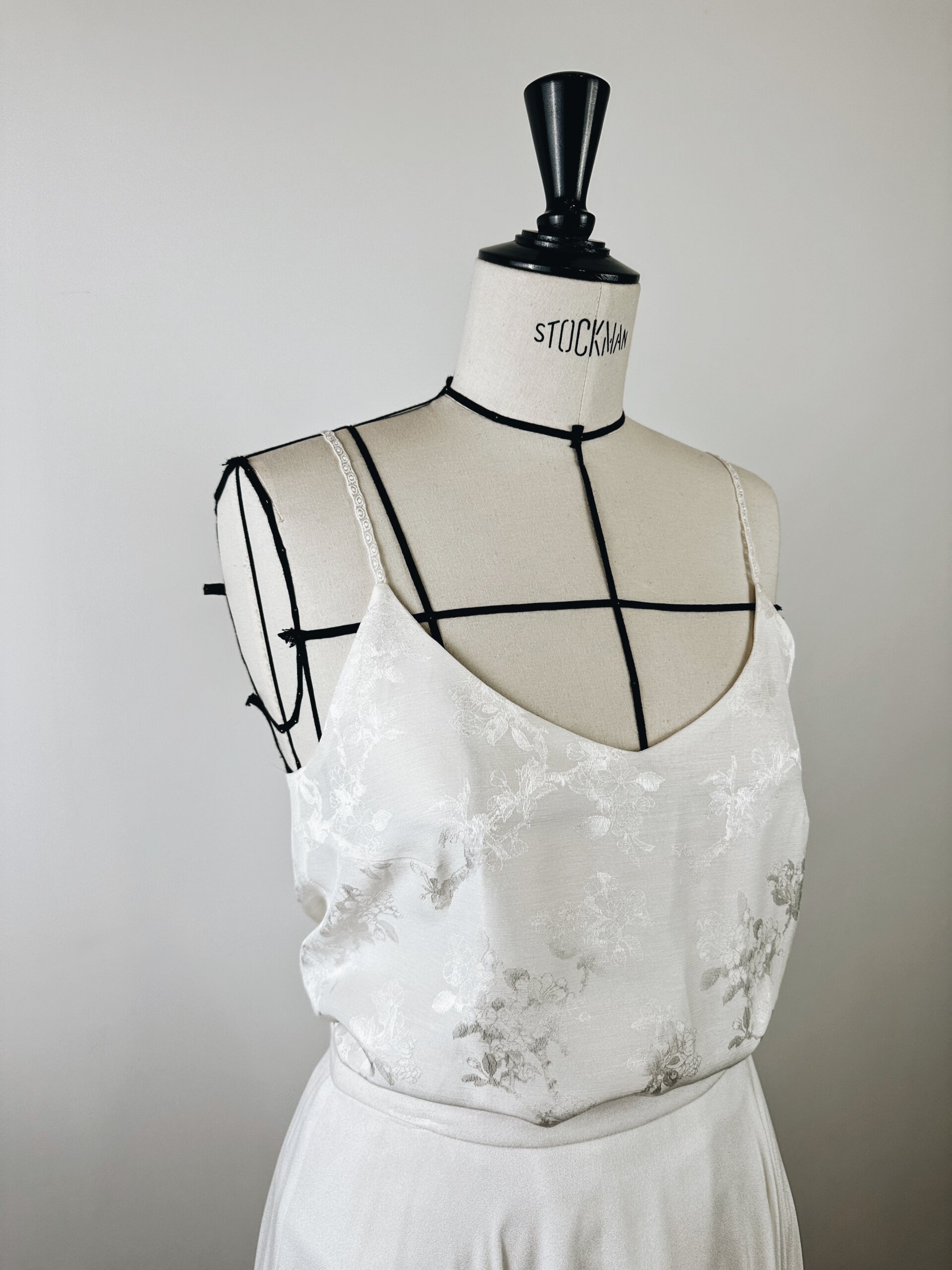 Top femme raffiné et chic en tissu jacquard soie et coton