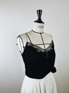 top femme en soie et dentelle de calais noir