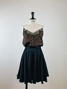 top femme en twill de soie et dentelle de calais