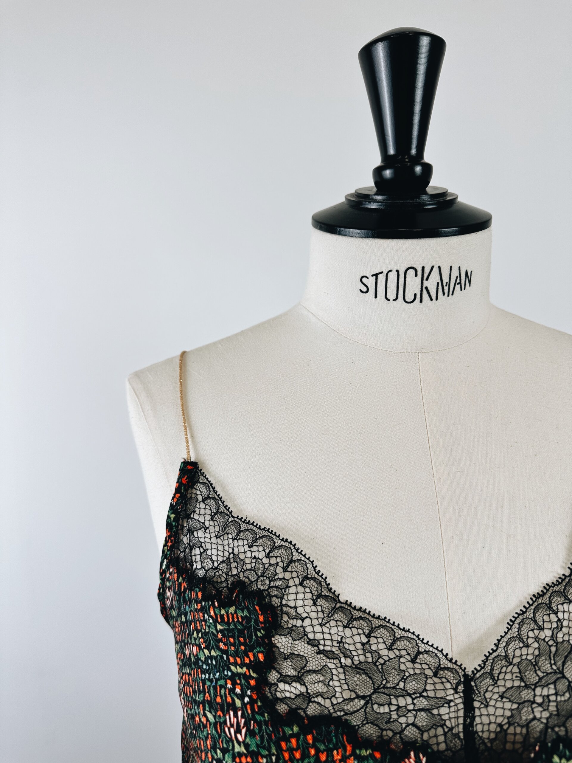 petit haut en soie et dentelle femme made in france