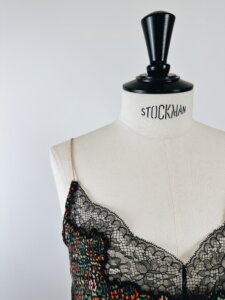 petit top caraco en dentelle et soie naturelle femme